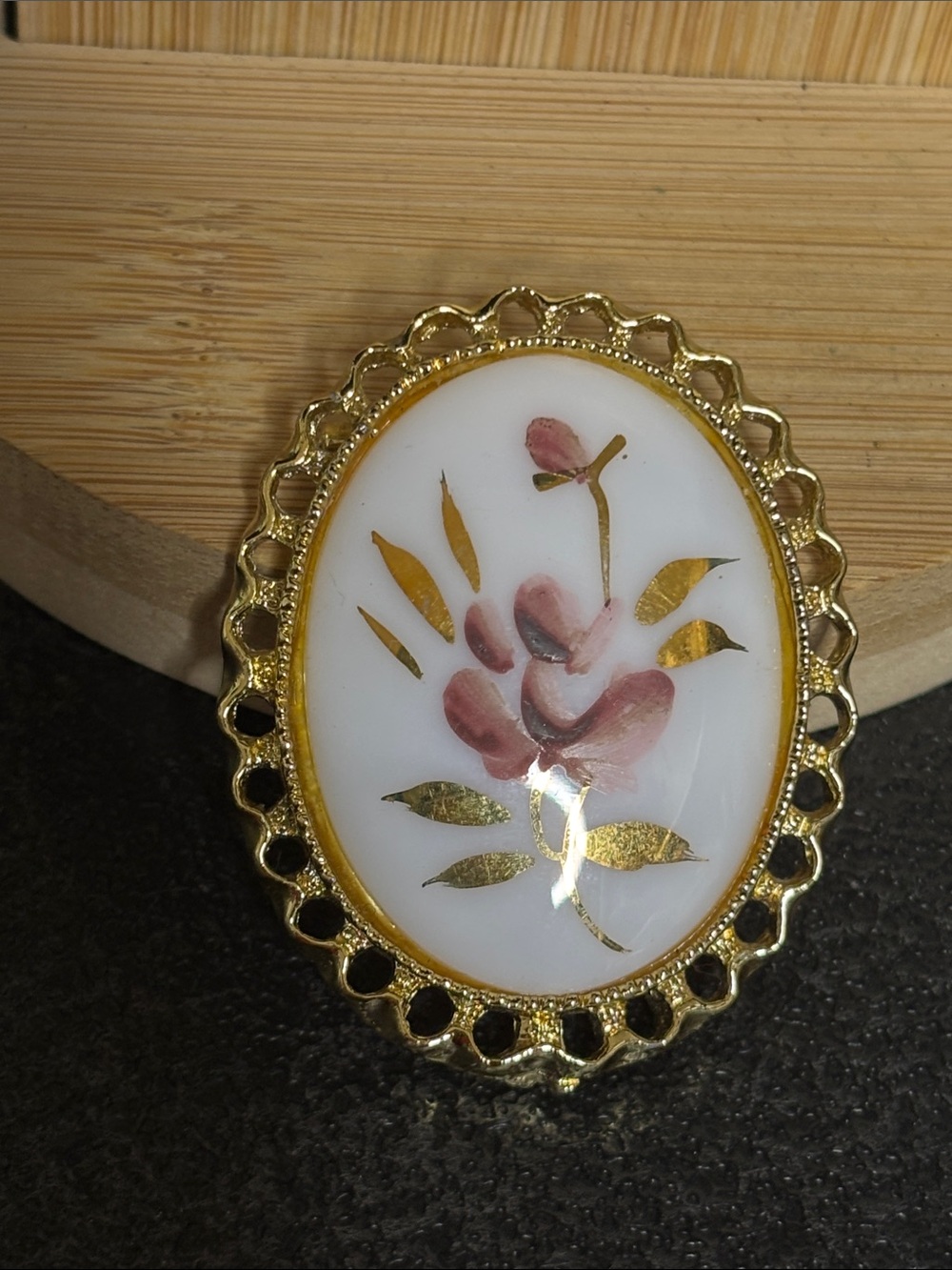 Vintage Handpainted Sweet Pea Porcelain Brooch Pendant